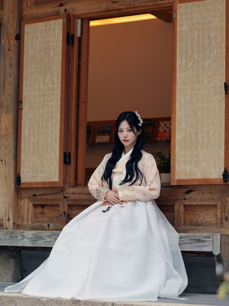 리센느 '명곡 맛집' 수식어 뿌듯…이 정도 반응 상상 못해 [한복인터뷰]①