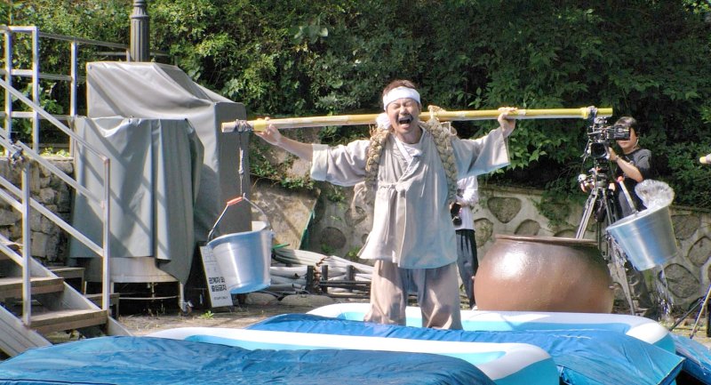 전현무, '런닝맨'서 힘 못 쓰는 실내 전문 MC…'멘붕'