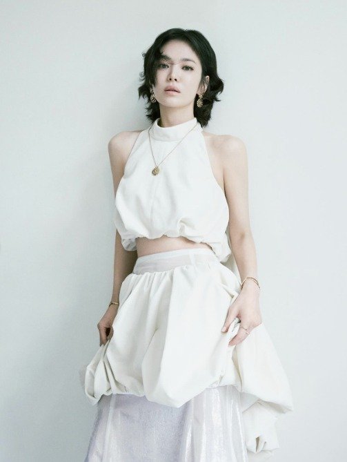 쇼트커트한 송혜교 어때? 크롭티 입고 과감 변신 [N샷]