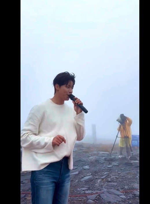 노지훈 누가 연예인 직업이 꿀이래 비바람 맞으며 노래