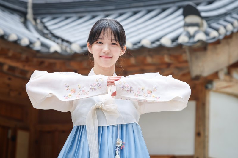 '애마' 이소이, 거친 욕설에 파격 변신…긍정 평가에 뿌듯 [한복인터뷰]①