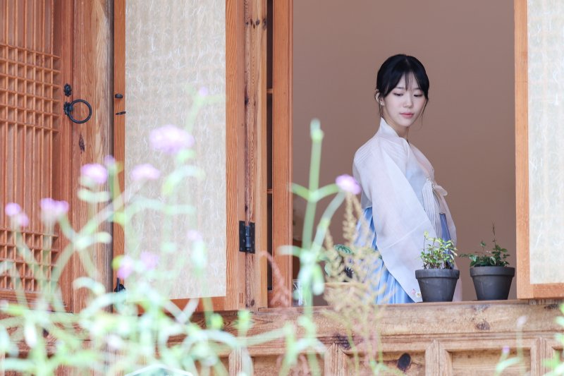 '애마' 진선규 휘어잡던 그 신인…이소이 "연기는 기세, 배웠다" [한복인터뷰]②