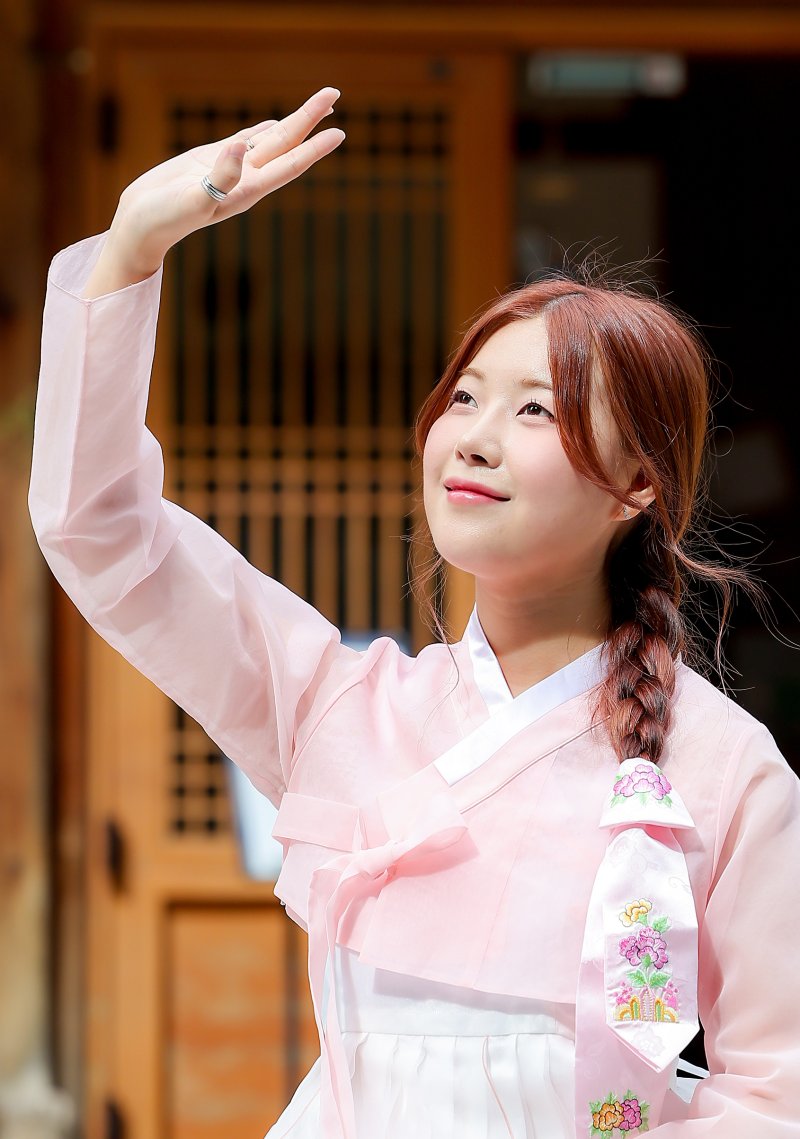 성민지 "'전국노래자랑' 출신…故송해 '잘될 것 같다'며 웃어" [한복인터뷰]①