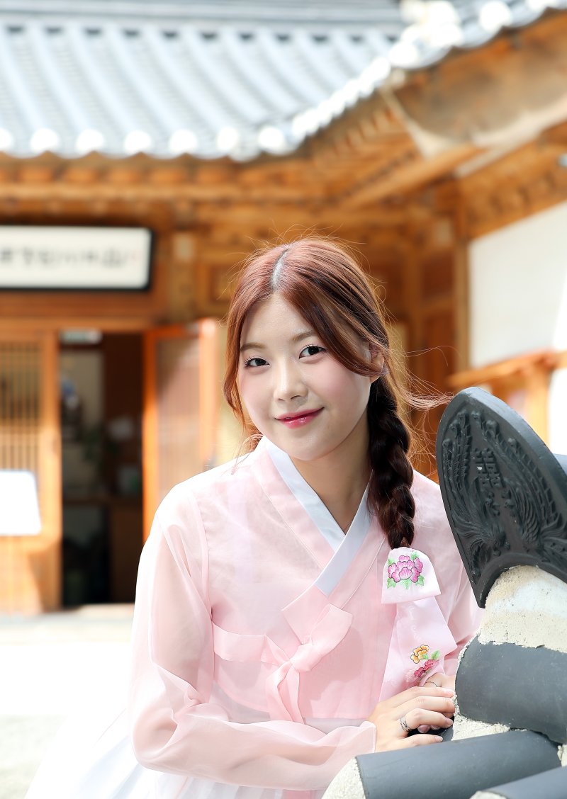 성민지 '전국노래자랑' 출신…故송해 '잘될 것 같다'며 웃어 [한복인터뷰]①