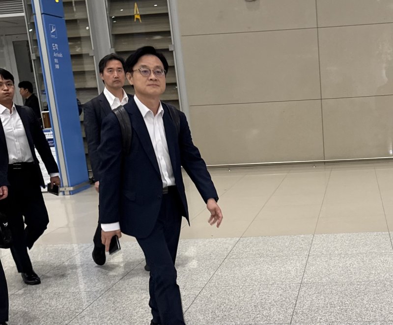 방미 마치고 귀국하는 김정관 산업통상부 장관 (출처=연합뉴스)