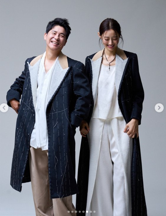 "곧 10주년" 임창정, 키 176㎝ 아내와 부부 화보…여배우 같은 자태