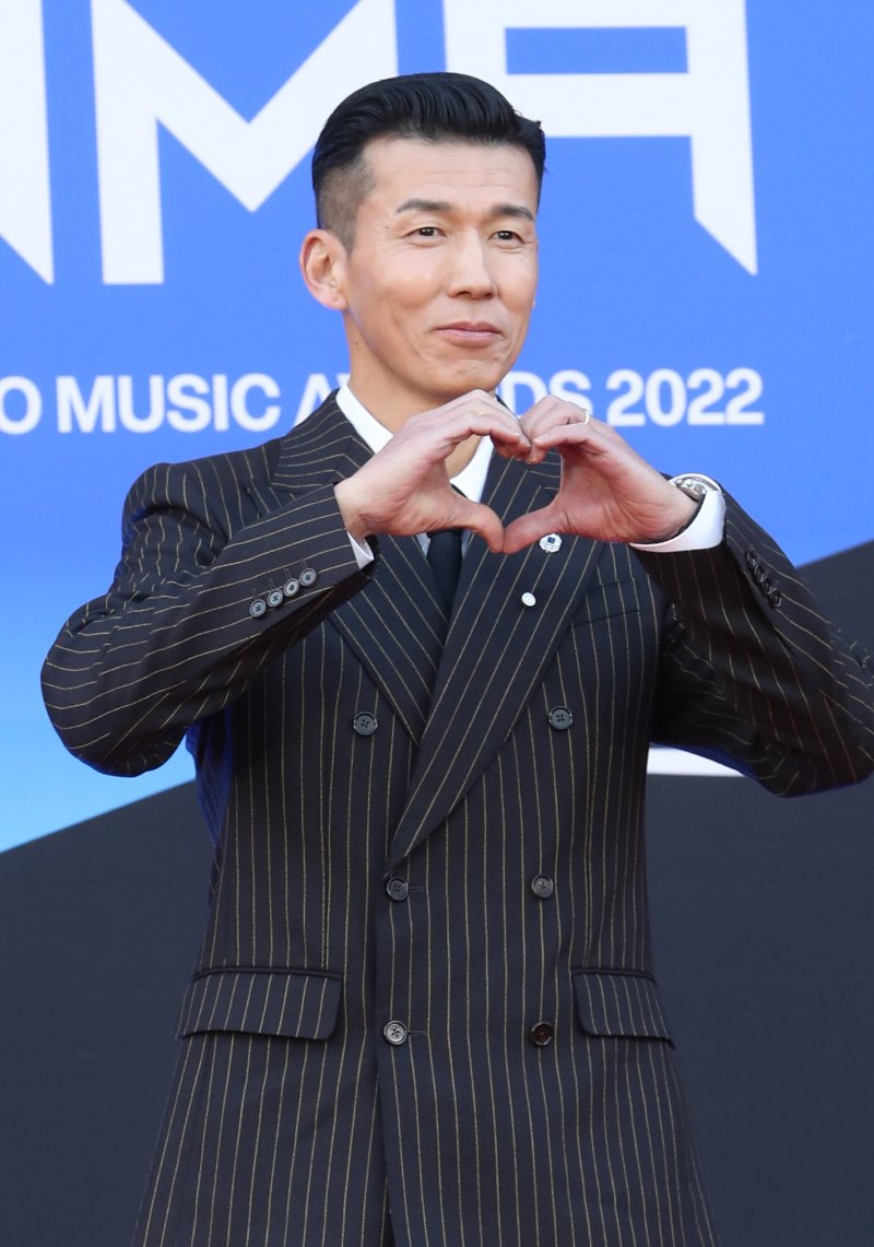 '뷔→다니엘까지' 아이돌도 나와서 달린다…러닝에 빠진 가수들