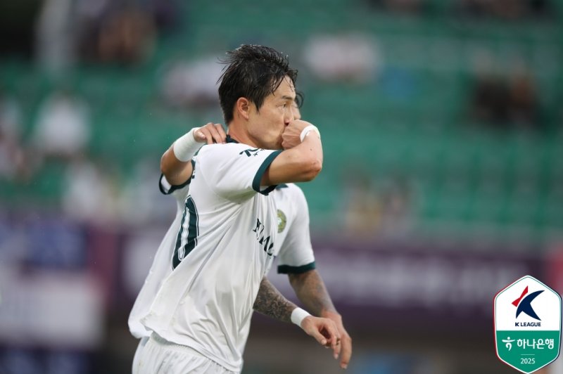 [서울=뉴시스] 프로축구 K리그2 바카라사이트 통장FC 박동진. (사진=한국프로축구연맹 제공) *재판매 및 DB 금지