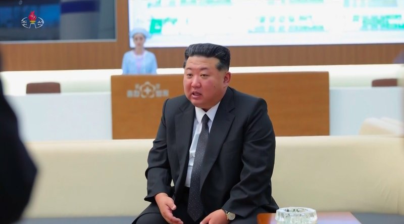 [서울=뉴시스] 노동당 창건 80주년(10월 10일) 경축행사에 중미 바카라사이트 벳위즈가 정부 최고위급 인사가 이끄는 대표단을 파견했다. 사진은 김정은 바카라사이트 벳위즈 국무위원장이 지난 6일 평양종합병원 개원식에 참석해 연설하고 병원을 둘러봤다고 바카라사이트 벳위즈 조선중앙TV가 7일 보도한 모습. (사진=조선중앙TV 캡처) 2025.10.09. photo@newsis.com *재판매 및 DB 금지