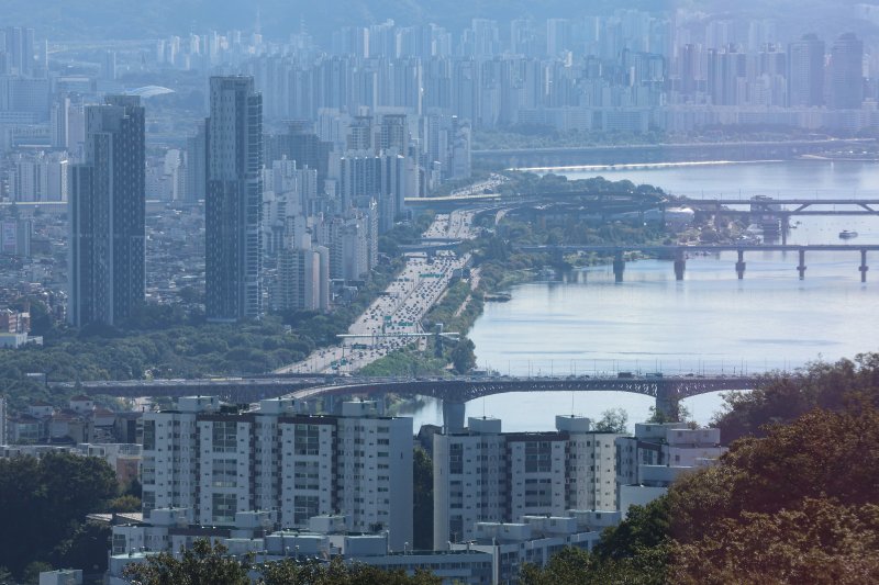 서울 남산에서 바라본 아파트 단지 모습. 연합뉴스