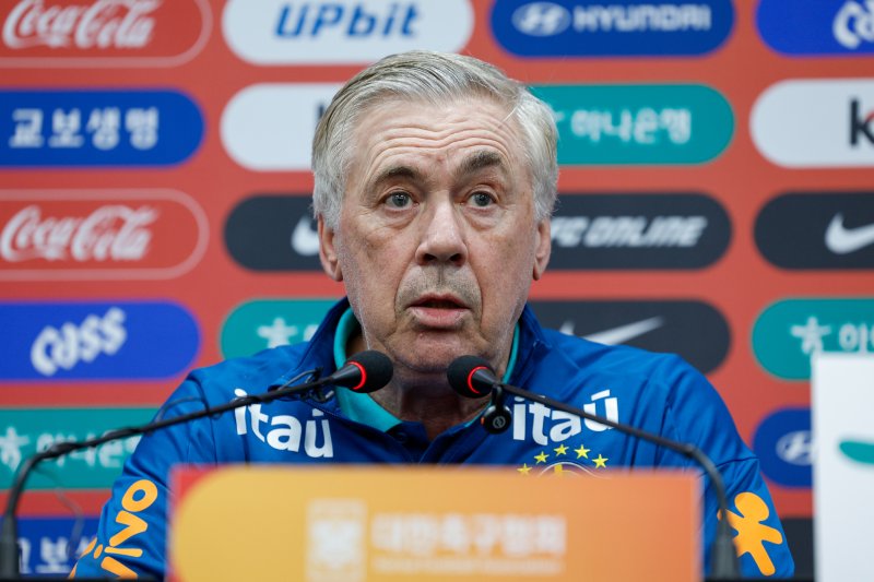 브라질 남자 축구 국가대표팀 카를로 안첼로티 감독이 9일 오후 서울 마포구 월드컵경기장에서 대한민국과의 A매치 평가전을 하루 앞두고 공식 기자회견을 하고 있다. 2025.10.9/뉴스1 ⓒ News1 안은나 기자