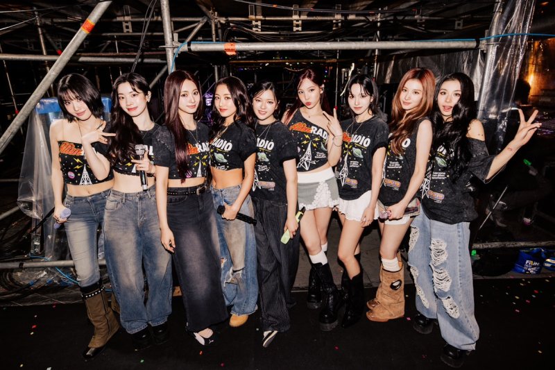 [고양=뉴시스] 트와이스 콜드플레이 스페셜 게스트 모습. (사진 = JYP엔터테인먼트 제공) 2025.04.28. photo@newsis.com. *재판매 및 DB 금지 *재판매 및 DB 금지