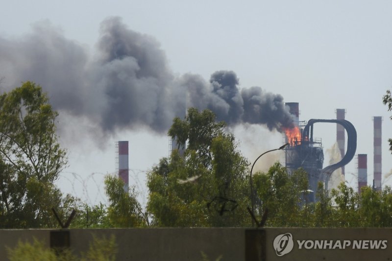 이란의 한 정유소 (출처=연합뉴스)