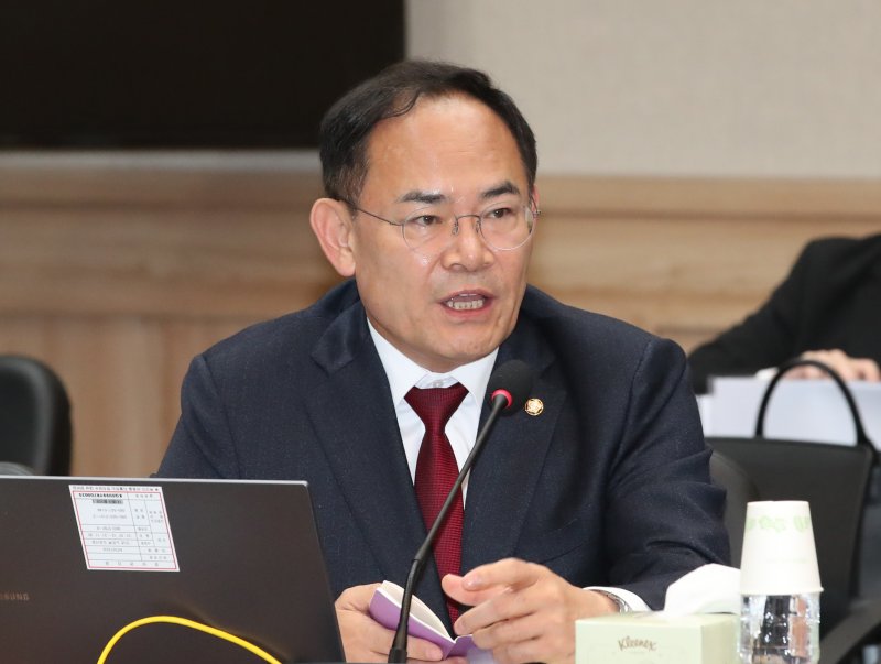 임종득 국민의힘 위원이 18일 충남 계룡대에서 열린 국회 국방위원회의 해군본부에 대한 국정감사에서 질의하고 있다. 2024.10.18/뉴스1 ⓒ News1 김기태 기자