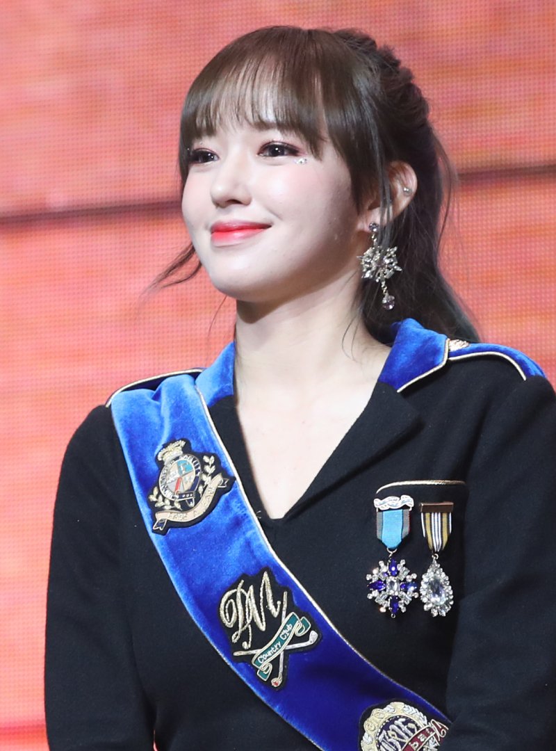 우주소녀 출신 성소, 中 근황 주목…달라진 얼굴 왜 [N이슈]