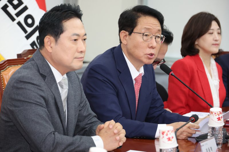 10일 서울 여의도 국회에서 열린 국민의힘 주식 및 디지털자산 밸류업특별위원회 첫 회의에서 김상훈 위원장이 발언하고 있다. 연합뉴스