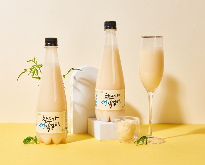 전남도는 10월을 대표하는 전통주로 수제입국을 사용해 담백하고 깜끔하며 향기로운 술맛이 특징인 다도참주가의 '참주가 생막걸리(탁주·5.5%·사진)'를 선정했다고 밝혔다. 전남도 제공