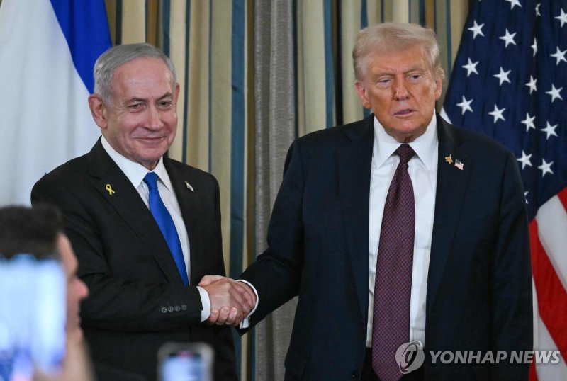 가자 평화구상 발표하는 트럼프 미국 대통령과 네타냐후 이스라엘 총리 (출처=연합뉴스)
