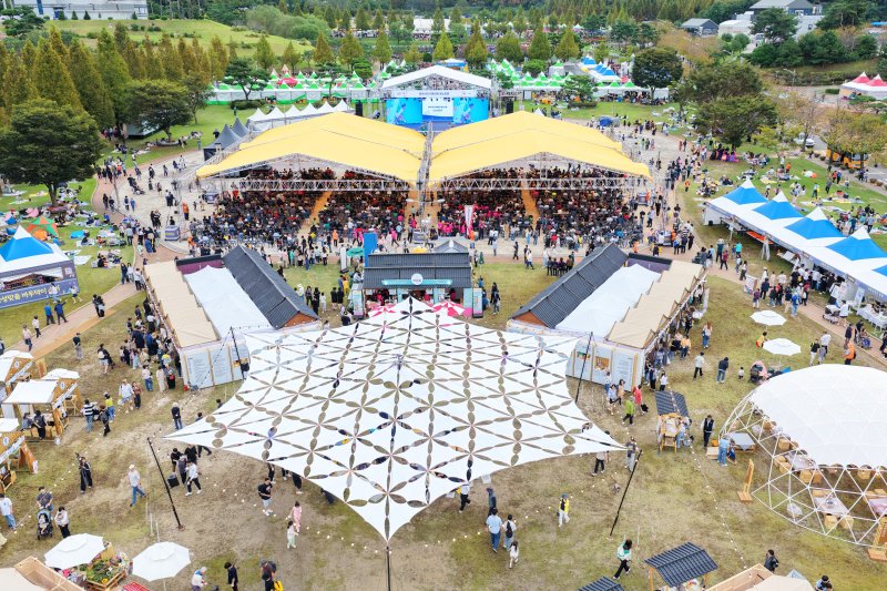 안성시 남사당 바우덕이축제 전경. 안성시 제공