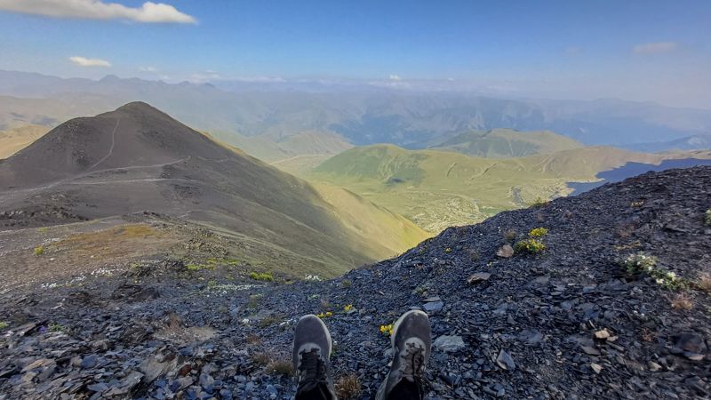 차우키 패스, 차우키 산의 정상에서 내려다 본 모습. 해발고도 3000m에 가깝다.