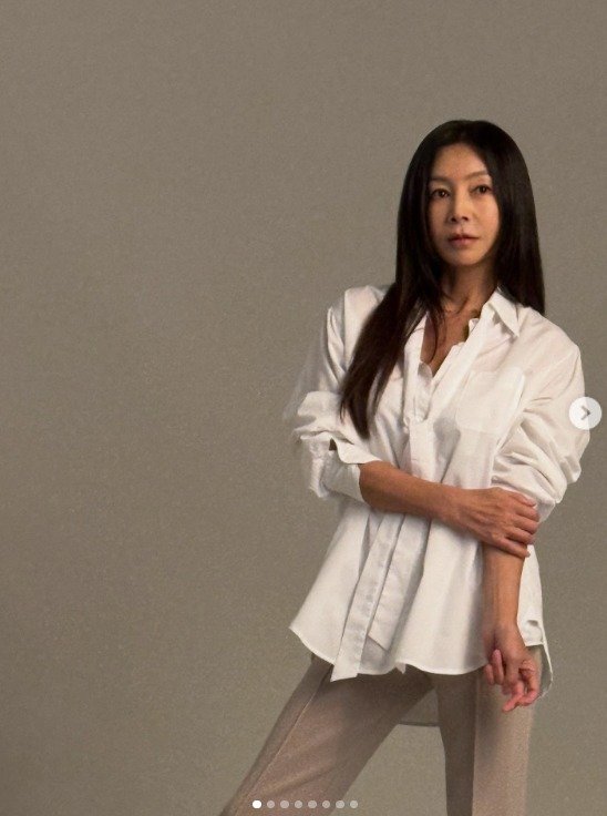 '62세' 황신혜, 군살 없는 몸매