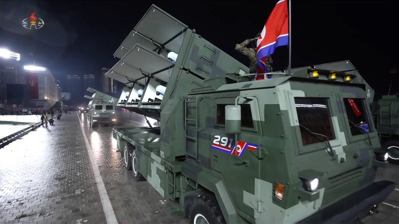 북한 노동당 창건 80주년 경축 열병식이 지난 10일 평양 김일성광장에서 진행됐다고 조선중앙TV가 11일 보도했다. 조선중앙TV 캡처