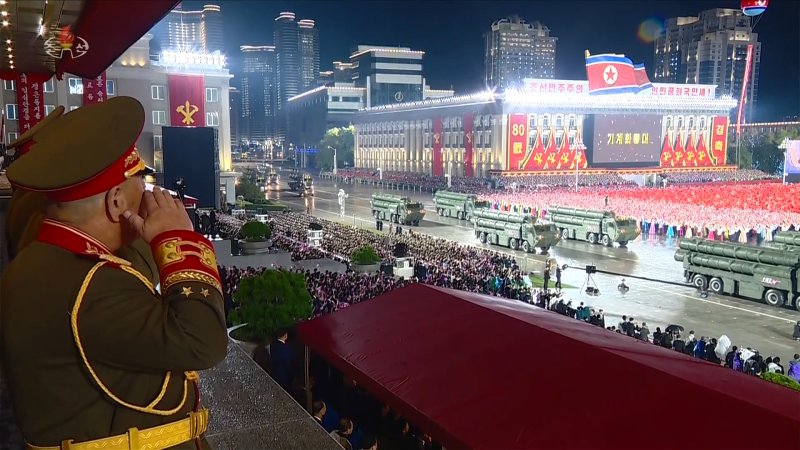 북한 노동당 창건 80주년 경축 열병식이 지난 10일 평양 김일성광장에서 진행됐다고 조선중앙TV가 11일 보도했다. 조선중앙TV 캡처