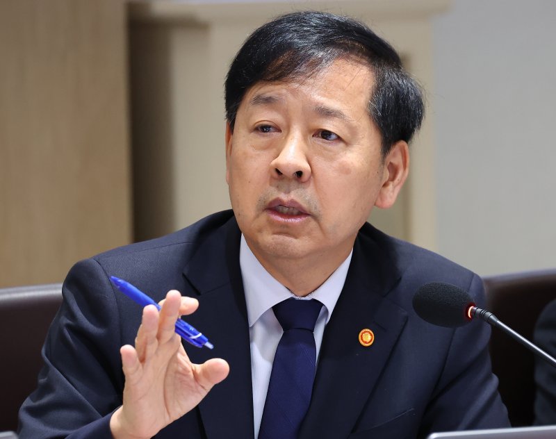 [서울=뉴시스] 고범준 기자 = 사진은 구윤철 경제부총리 겸 기획재정부 장관이 지난달 30일 서울 용산 대통령실 청사에서 열린 제44회 국무회의에서 발언하고 있는 모습. (대통령실통신사진기자단) 2025.09.30. bjko@newsis.com