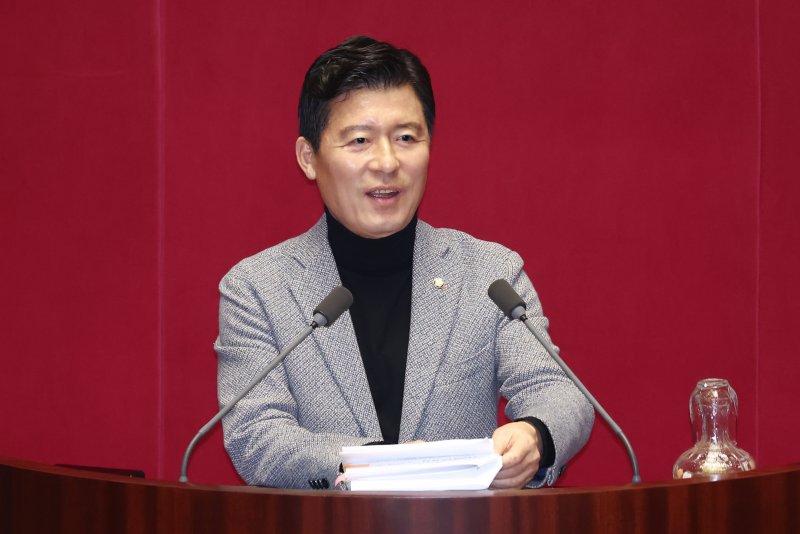 구자근 국민의힘 의원이 2일 오후 서울 여의도 국회에서 열린 제418회국회(정기회) 제14차 본회의에서 의사진행 발언을 하고 있다. 2024.12.2/바카라사이트 정보1 ⓒ News1 김민지 기자