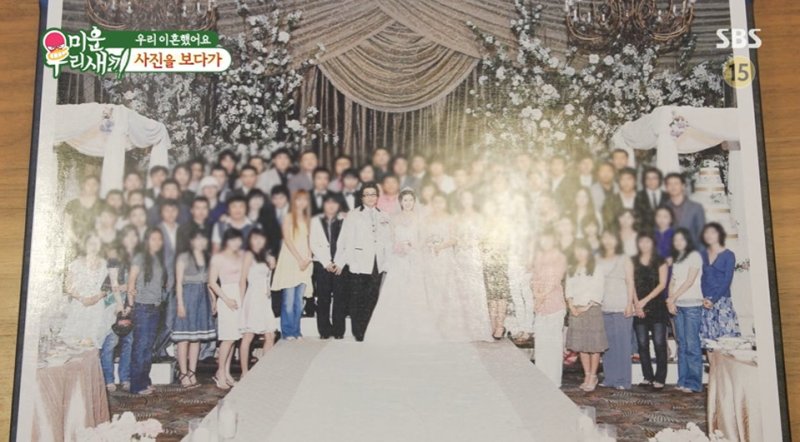 '이혼' 윤민수, 짐 정리 중 결혼사진 발견…이건 버려야 하나요?