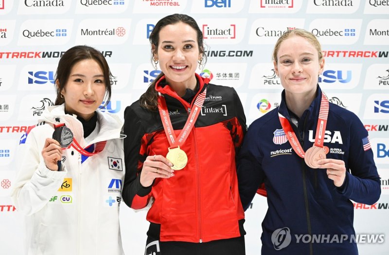 여자 1,500ｍ 결승에서 은메달을 따낸 김길리(맨 왼쪽) (출처=연합뉴스)