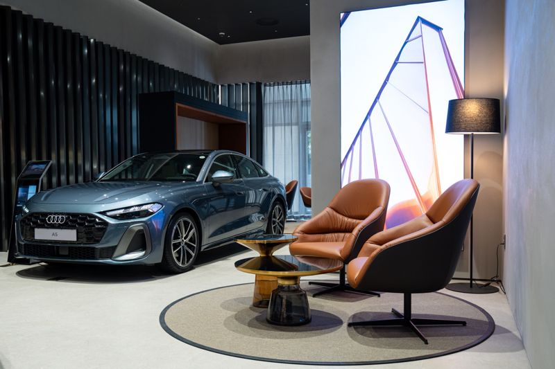 아우디코리이가 13일 부산 신세계 센텀시티몰에 개장한 '아우디 해운대 전시장'에 아우디 차량들이 전시돼 있다. 사진=아우디코리아 제공