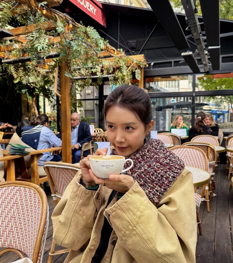 47세 채정안 파리서, 남다른 패션 센스