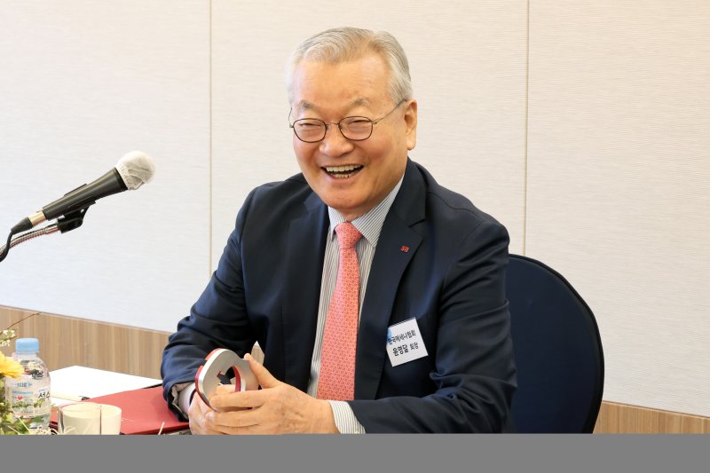 윤영달 크라운해태제과 회장