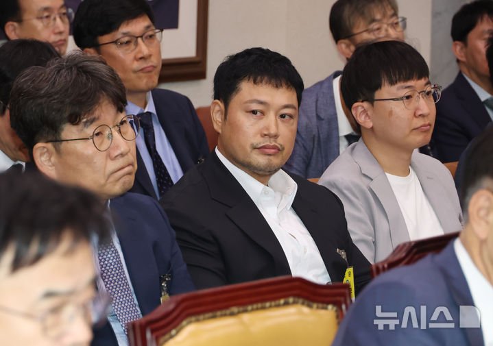 양치승 바디스페이스 대표가 지난달 13일 서울 여의도 국회에서 열린 국토교통위원회의 국토교통부 등 국정감사에 참고인으로 출석하고 있다. 뉴시스