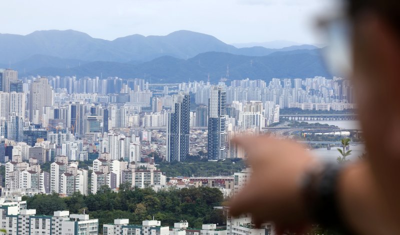 서울 남산에서 바라본 아파트 단지 모습. 뉴시스