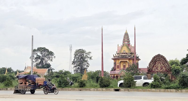 캄보디아 수도 프놈펜 인근 도로 (출처=연합뉴스)