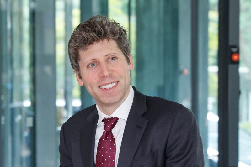 샘 올트먼 오픈 AI CEO가 1일 최태원 SK그룹 회장을 만나기 위해 서울 종로구 SK서린빌딩에 입장하고 있다. /사진=뉴스1