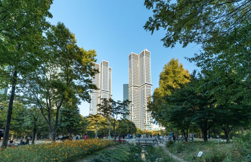 [서울=뉴시스] 아크로 서울 포레스트. (사진=DL이앤씨 제공)