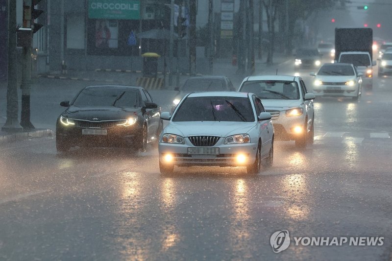 제주 늦은 오후까지 비…예상 강수량 10∼50㎜ - 파이낸셜뉴스