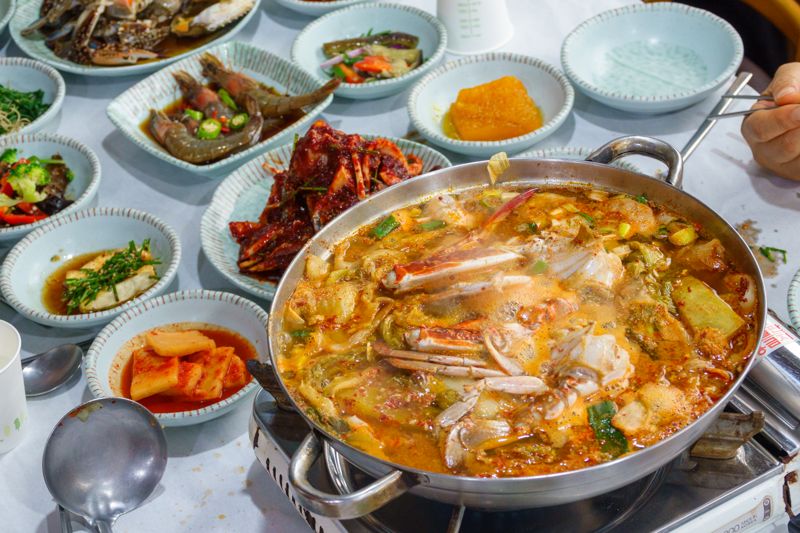 안면도 딴뚝통나무집식당에서 맛볼 수 있는 게국지