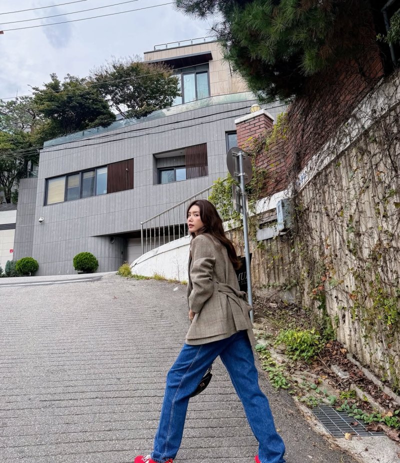 48세 채정안, 남다른 패션 감각…주머니 손넣고 '시크'