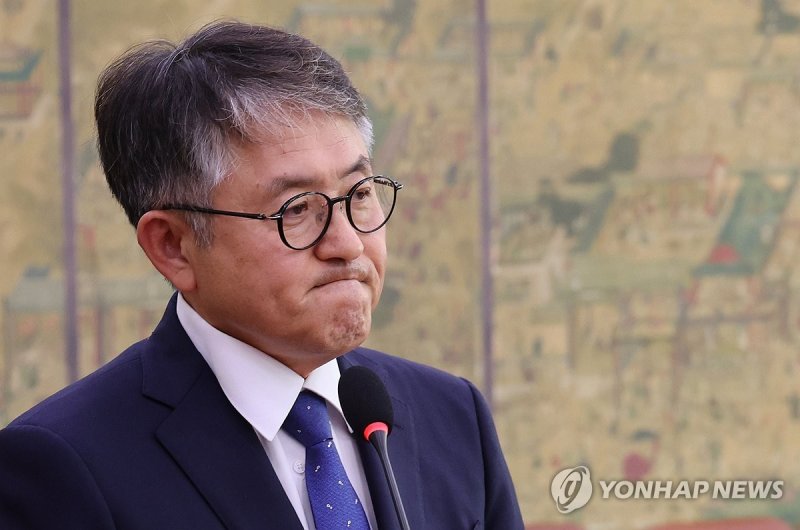 이재필 궁능유적본부장이 16일 서울 여의도 국회에서 열린 2025년도 국가유산청 등에 대한 문화체육관광위원회 국정감사에서 김건희 여사의 종묘 차담회 의혹과 관련한 질의를 듣고 있다. /사진=연합뉴스