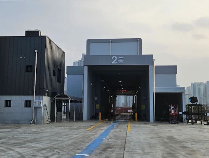 코렌스알티엑스가 제작해 공급한 컨테이너 검색기 모습. 사진=코렌스알티엑스