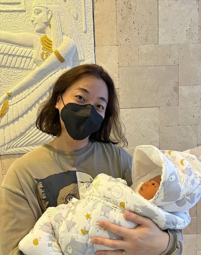 넉살, 두 아들 아빠 됐다…전소민·개코 등 축하 물결