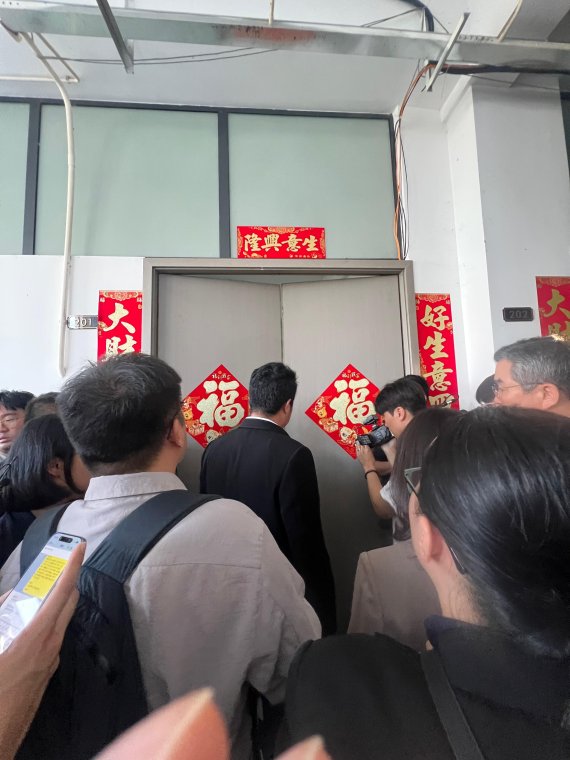 16일 캄보디아 따게우주에 위치한 태자단지 공용공간 입구.사진=김준석 특파원