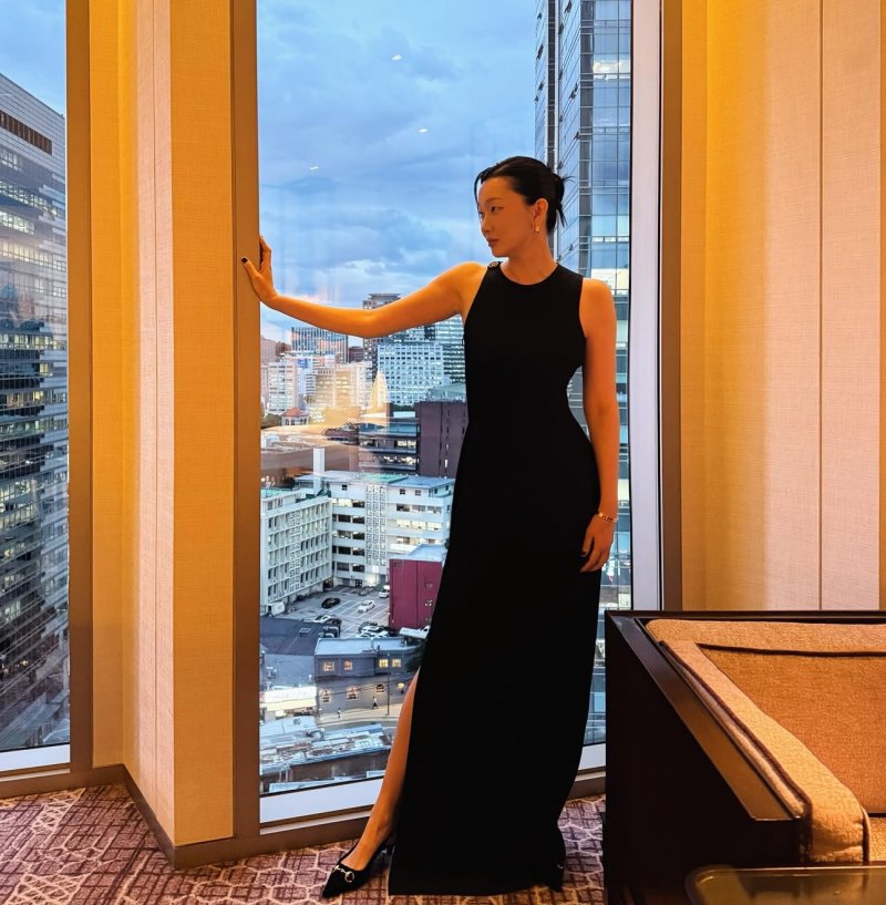 장윤주 블랙 드레스 완벽 소화…비율에 깜짝