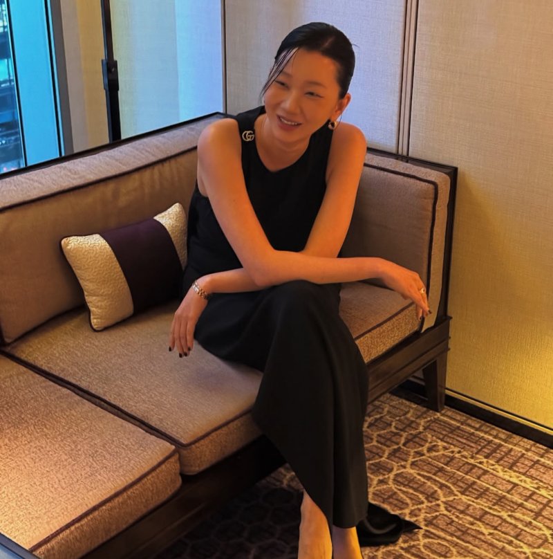 장윤주 블랙 드레스 완벽 소화…비율에 깜짝