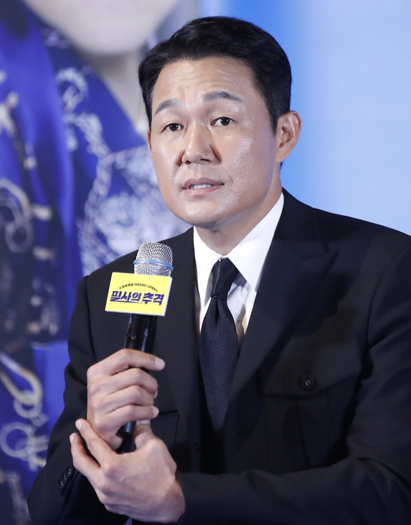 바카라사이트 신고 박성웅이 13일 오후 서울 CGV 용산 아이파크몰에서 열린 영화 ‘필사의 추격’(감독 김재훈) 언론시사회에서 인사말을 하고 있다. '필사의 추격'은 상극 중에 상극인 사기꾼과 분노조절장애 형사, 그리고 조직 보스가 각자 다른 이유로 제주에 모이며 펼쳐지는 대환장 추격전을 그린 작품이다. 사진=뉴스1