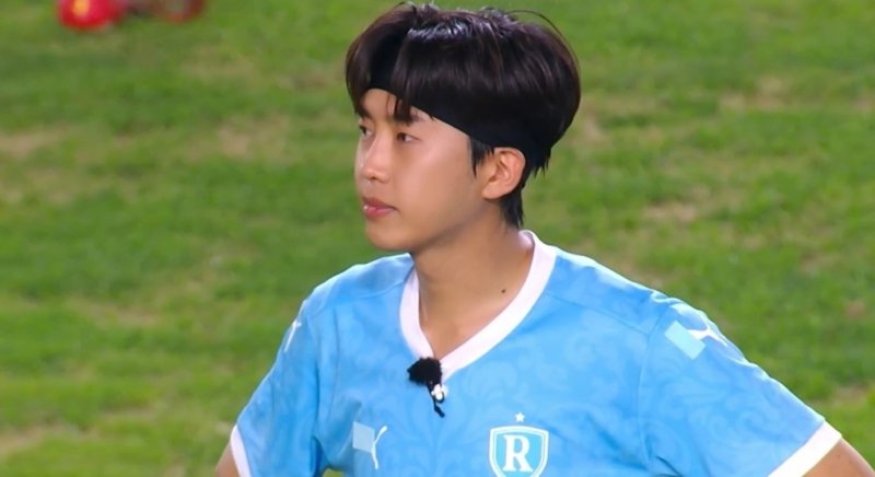 임영웅 '뭉쳐야 찬다4' 재출격…안정환과 자존심 건 대결